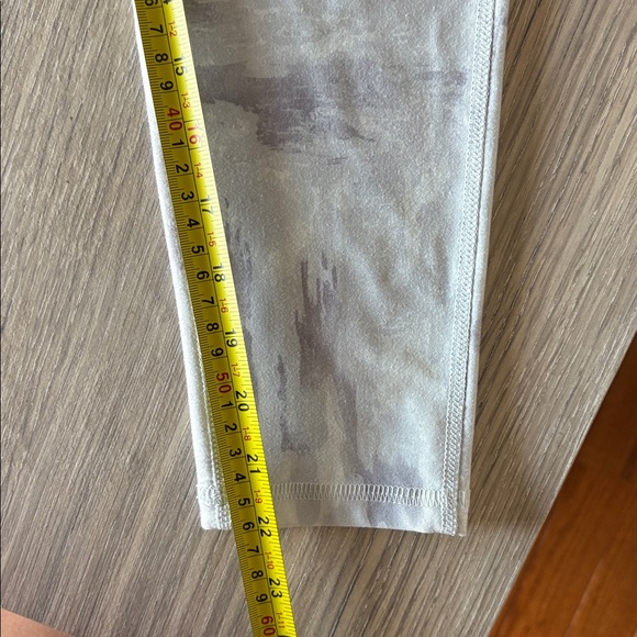 DSG Gray Patterned Women’s High Waisted Cropped Leggings Size L - Picture 6 of 6